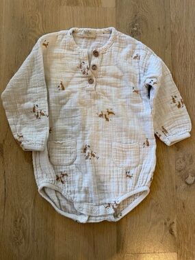 Baby Muslin Long-Sleeve One-Piece Bodysuit in Cream with Fox Print